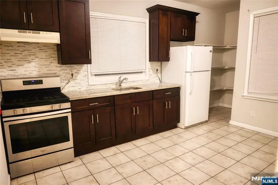 9 Emerson Place, Newark, NJ 07114 - #3