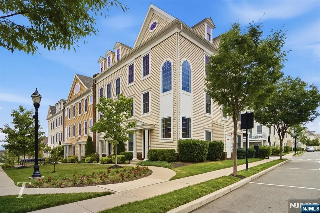 141 Roosevelt Drive, Wood Ridge, NJ 07075 - #1