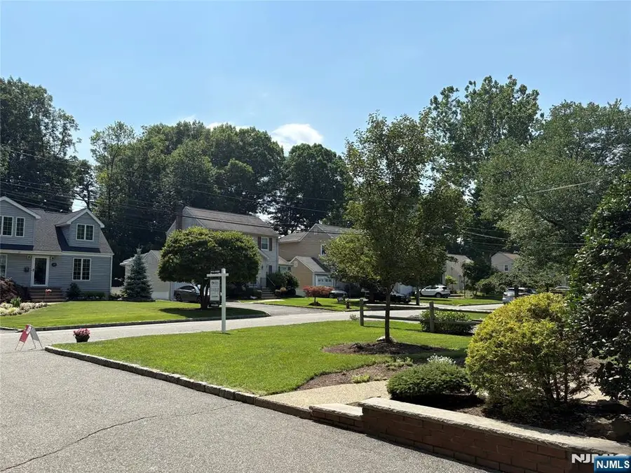 33 Longacre Drive, Livingston, NJ 07039 - #2