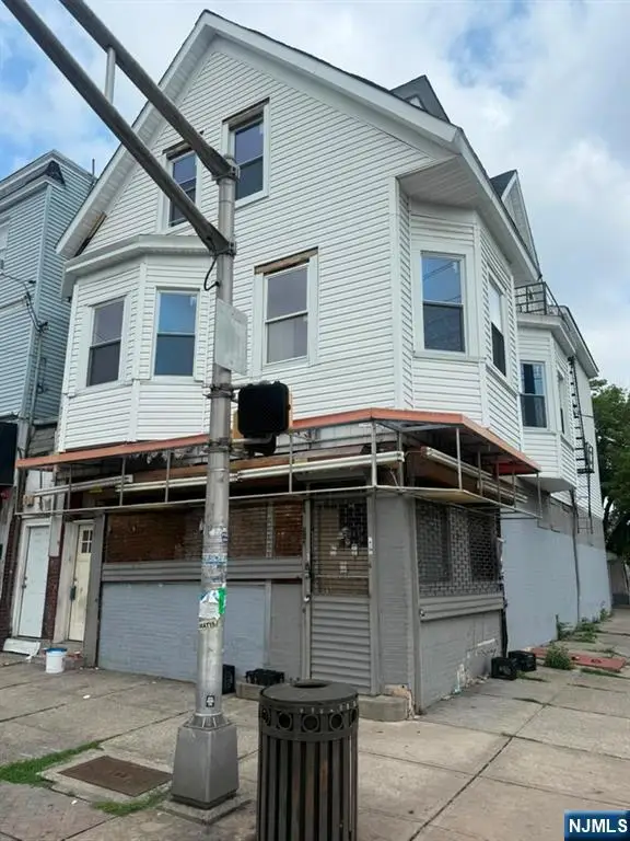 523 Park Avenue, Paterson, NJ 07504