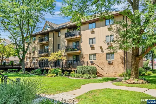 651 Riverside Avenue A-10, Lyndhurst, NJ 07071