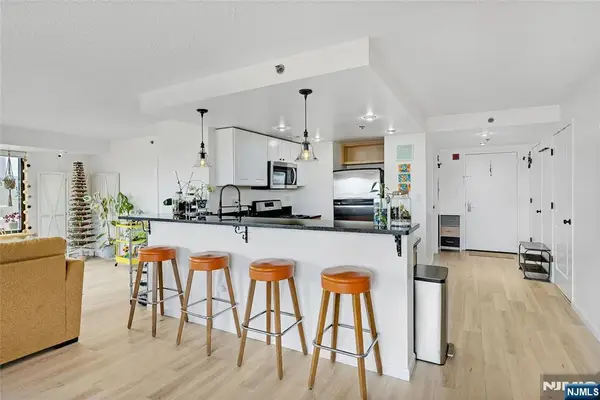 700 1st Street 6H, Hoboken, NJ 07030