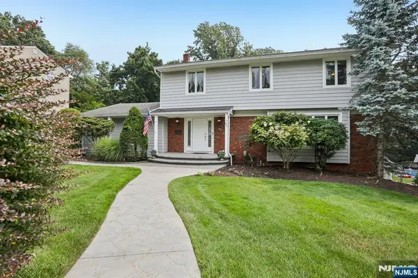 26 Almroth Drive, Wayne, NJ 07470