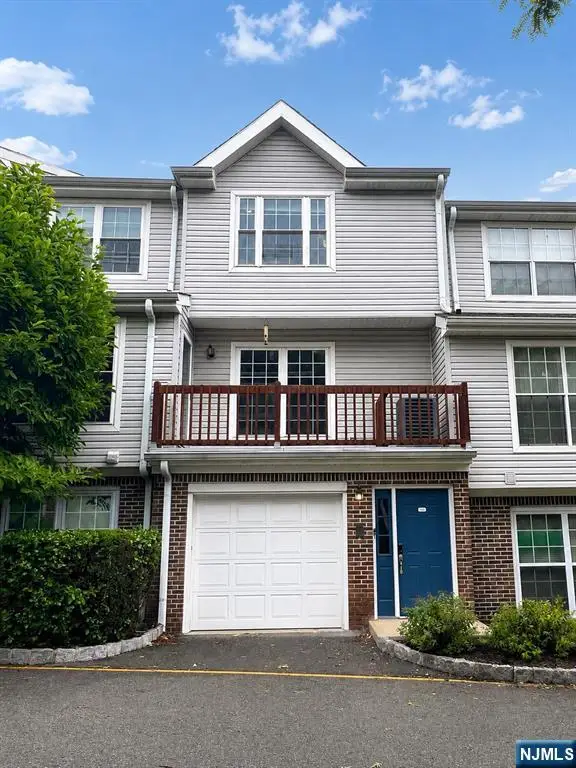 555 Ridge Lane, Fort Lee, NJ 07024 - #2