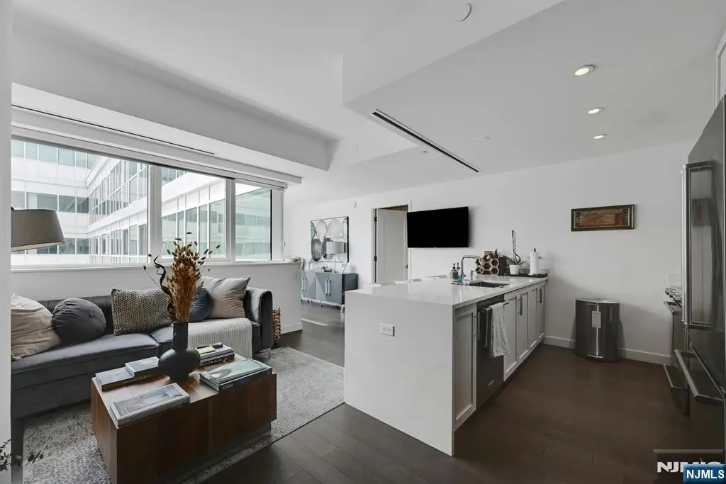 800 Ave At Port Imperial 910, Weehawken, NJ 07086 - #1