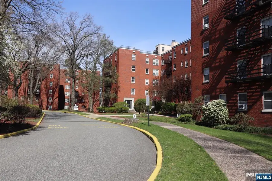 2330 Linwood Avenue 3D, Fort Lee, NJ 07024 - #2