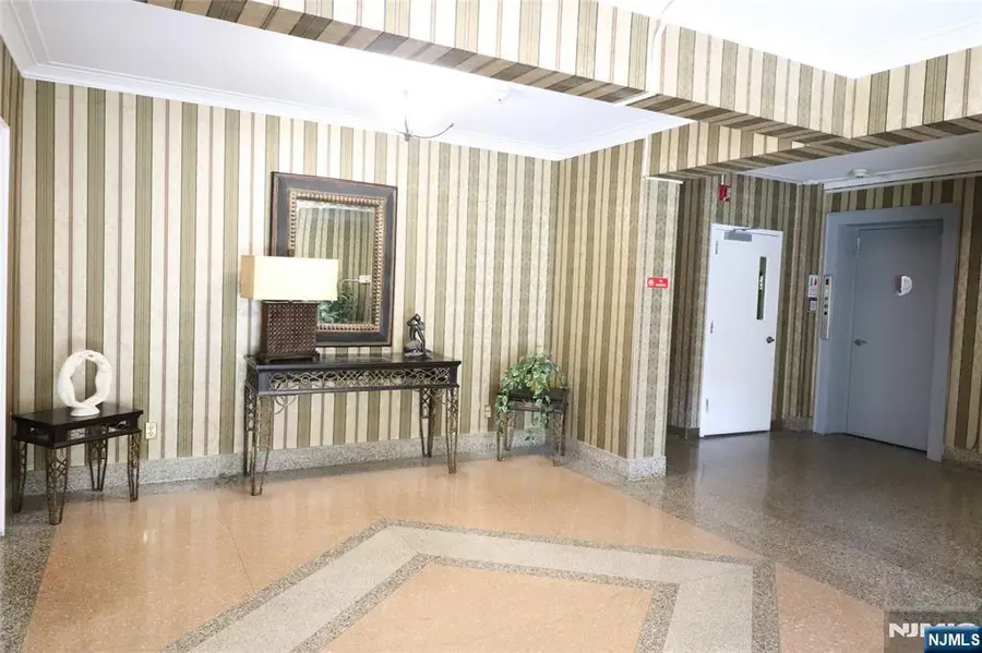 2330 Linwood Avenue 3D, Fort Lee, NJ 07024 - #3
