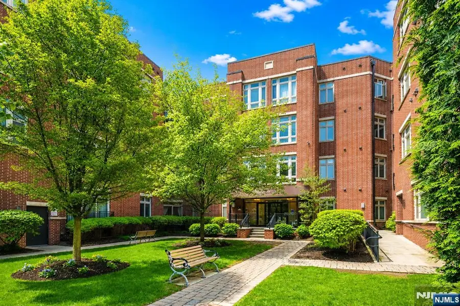 1123 Riverview Avenue 123, Englewood, NJ 07631 - #2