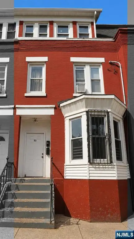 33 S 12th Street, Newark, NJ 07107