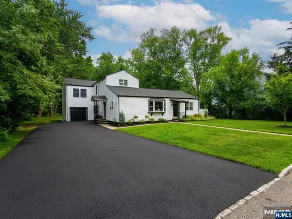 14 Big Piece Road, Fairfield, NJ 07004