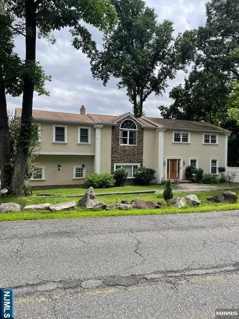 61 Intervale Road, Par-troy Hills Twp., NJ 07005