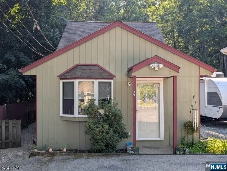 5 Setting Sun Trail, West Milford, NJ 07480 - #3