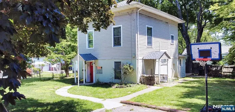 186 School Street, Northvale, NJ 07647 - #2