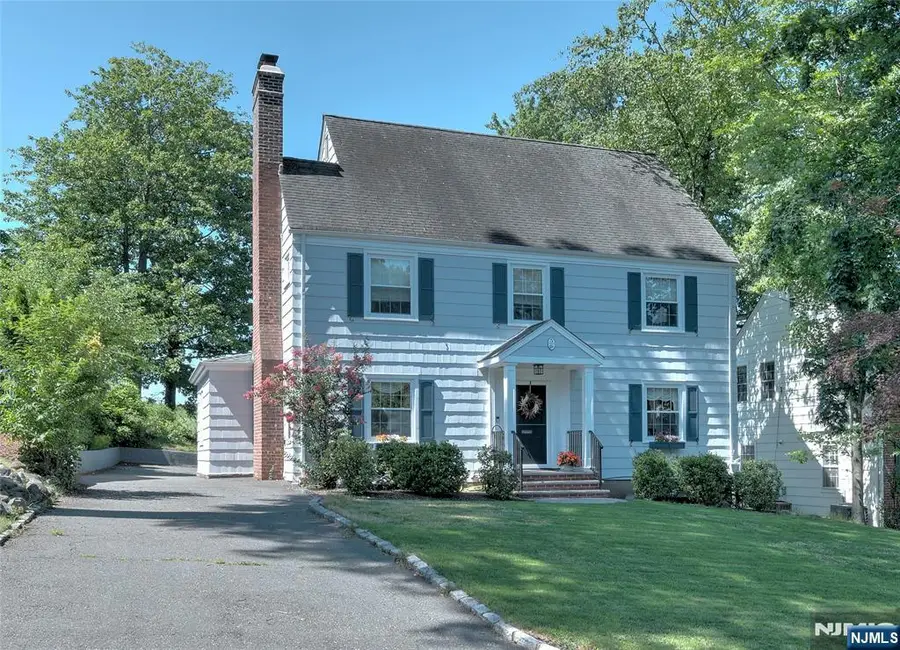 5 Birdseye Glen, Verona, NJ 07044 - #2