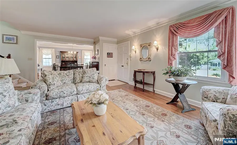 5 Birdseye Glen, Verona, NJ 07044 - #3