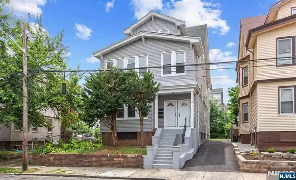 111-113 Huntington Terrace, Newark, NJ 07112