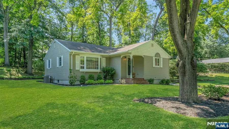 21 Hickory Drive, Oakland, NJ 07436 - #3