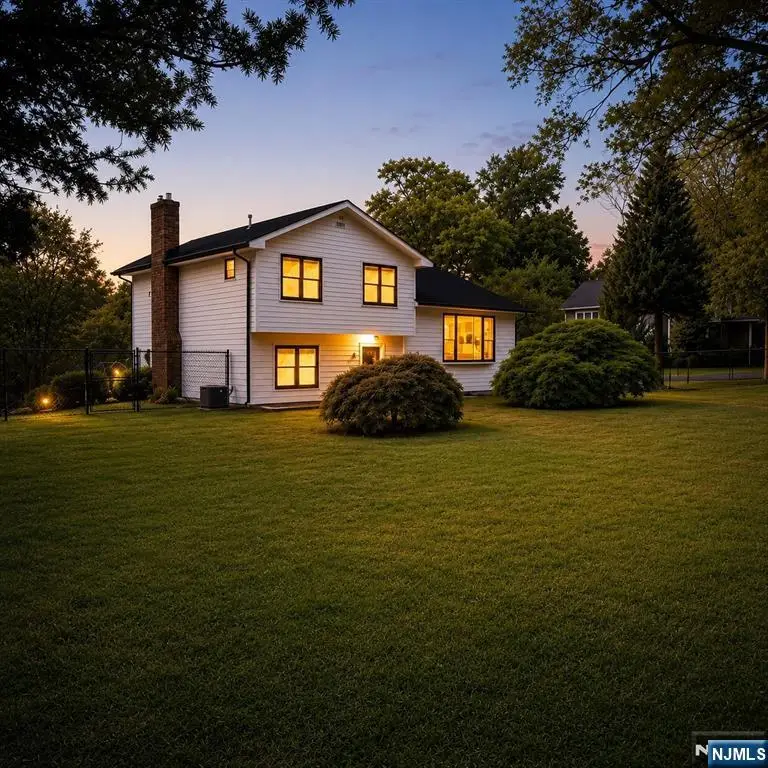 647 Wyckoff Avenue, Mahwah, NJ 07430 - #1
