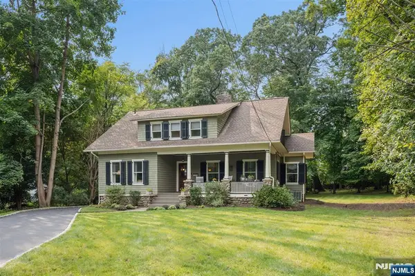 29 Beech Road, Glen Rock, NJ 07452