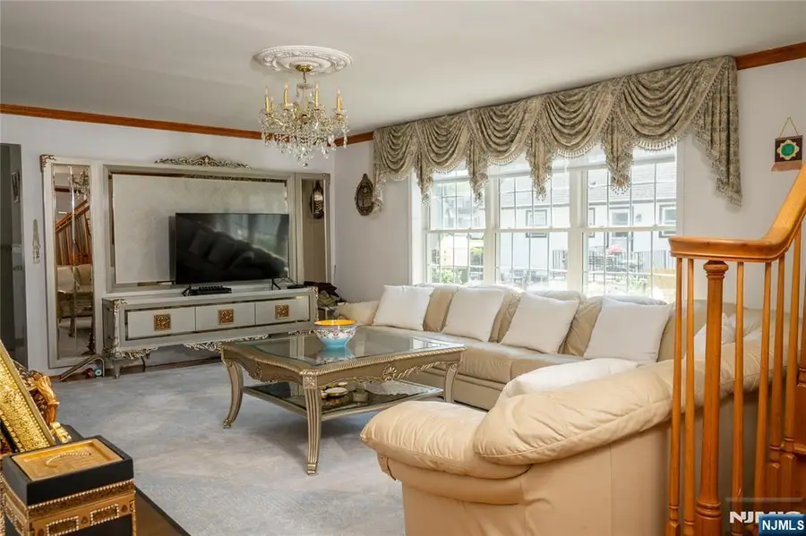 40 Oaktree Lane, Bloomfield, NJ 07003 - #2