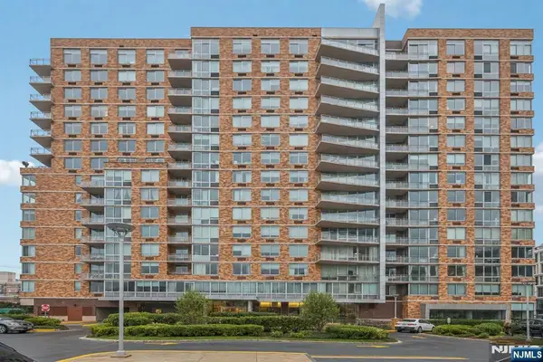1215 Hudson Park, Edgewater, NJ 07020