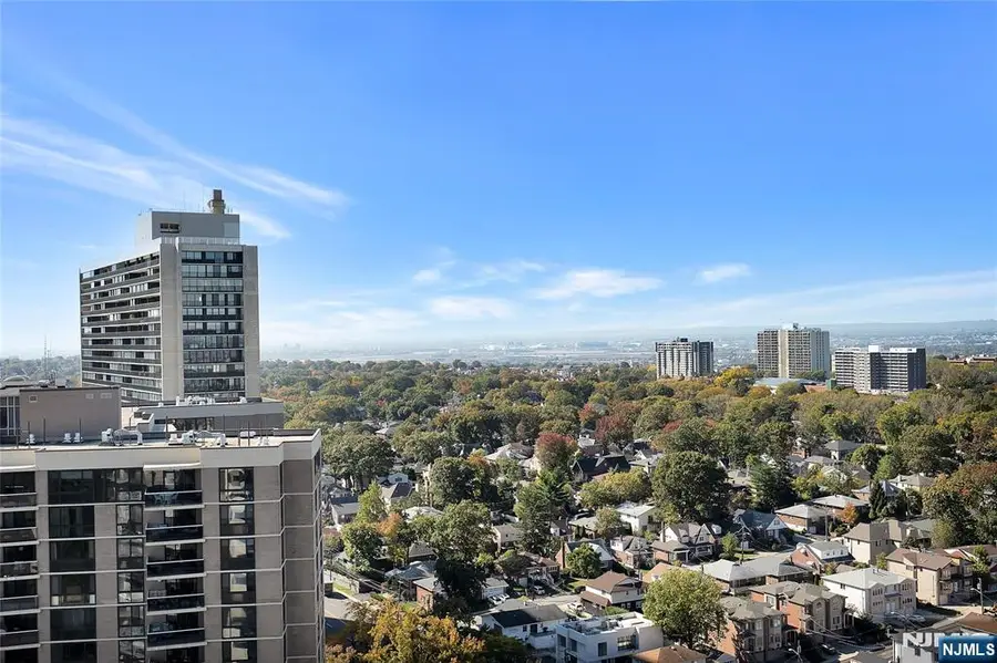 1530 Palisade Avenue 21C, Fort Lee, NJ 07024 - #2