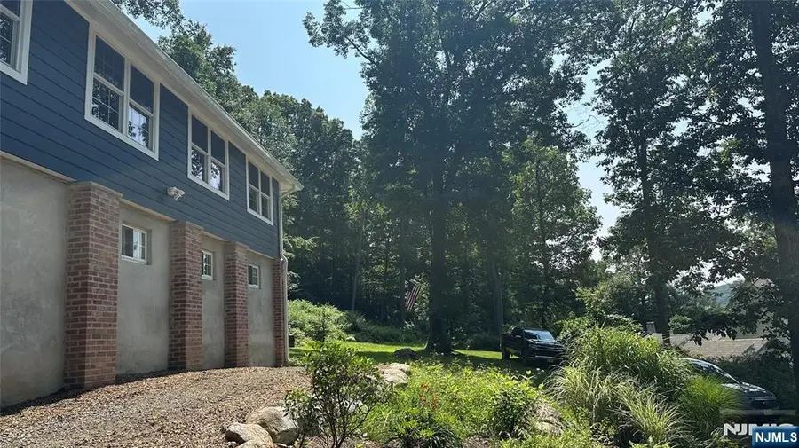 20 Mt Crest Road, Oak Ridge, NJ 07438 - #2