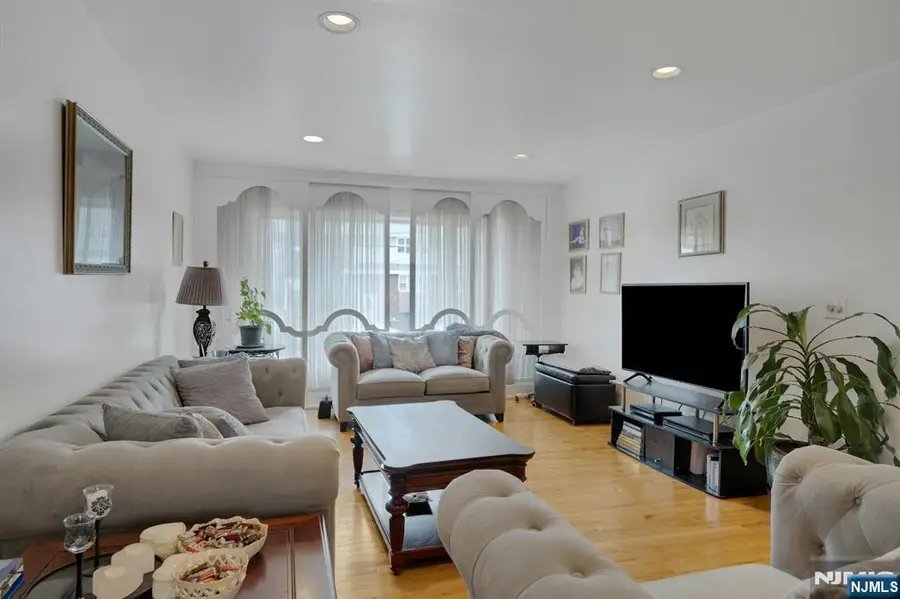 1527 10th Street, Fort Lee, NJ 07024 - #3