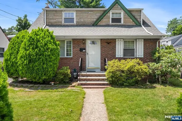 10 Greenwich Street, Bergenfield, NJ 07621