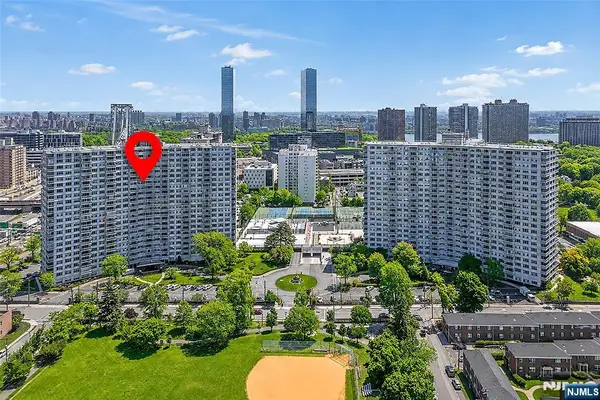 2100 Linwood 17C, Fort Lee, NJ 07024