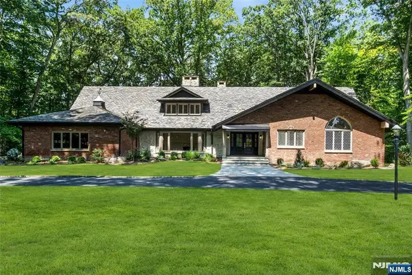 17 Deerhill Drive, Ho-Ho-Kus, NJ 07423