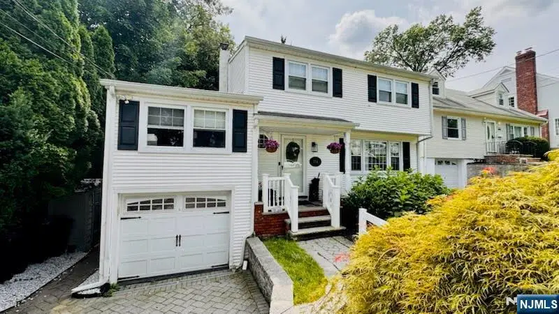134 Manhattan Avenue, Waldwick, NJ 07463 - #2
