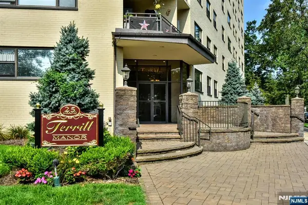 25 Grand Avenue 2J, Hackensack, NJ 07601