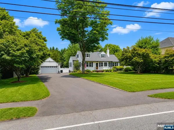521 Sicomac Avenue, Wyckoff, NJ 07481
