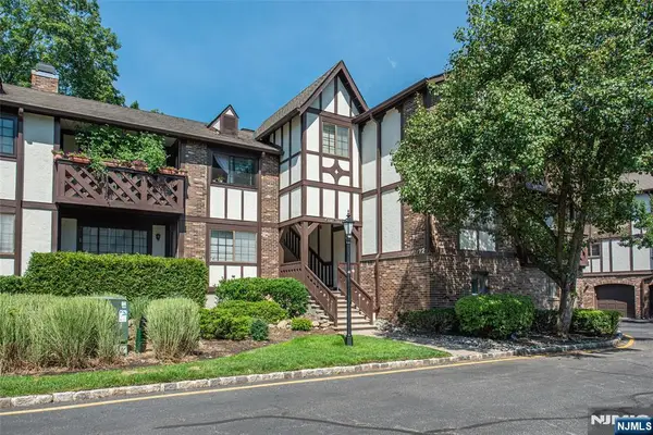 1208 Faulkner Court, Mahwah, NJ 07430