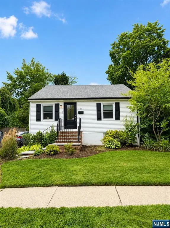 60 Moore Avenue, Waldwick, NJ 07463