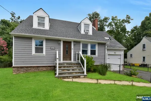 631 Concord Circle, Ewing, NJ 08618