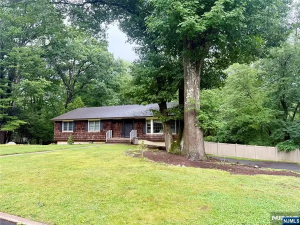 60 Eileen Drive, Mahwah, NJ 07430