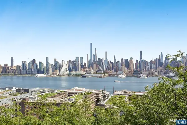 849 Boulevard 4D, Weehawken, NJ 07086
