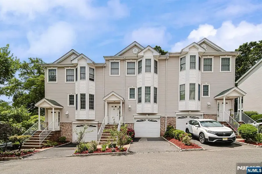 13 Carol Lane, River Edge, NJ 07661 - #2