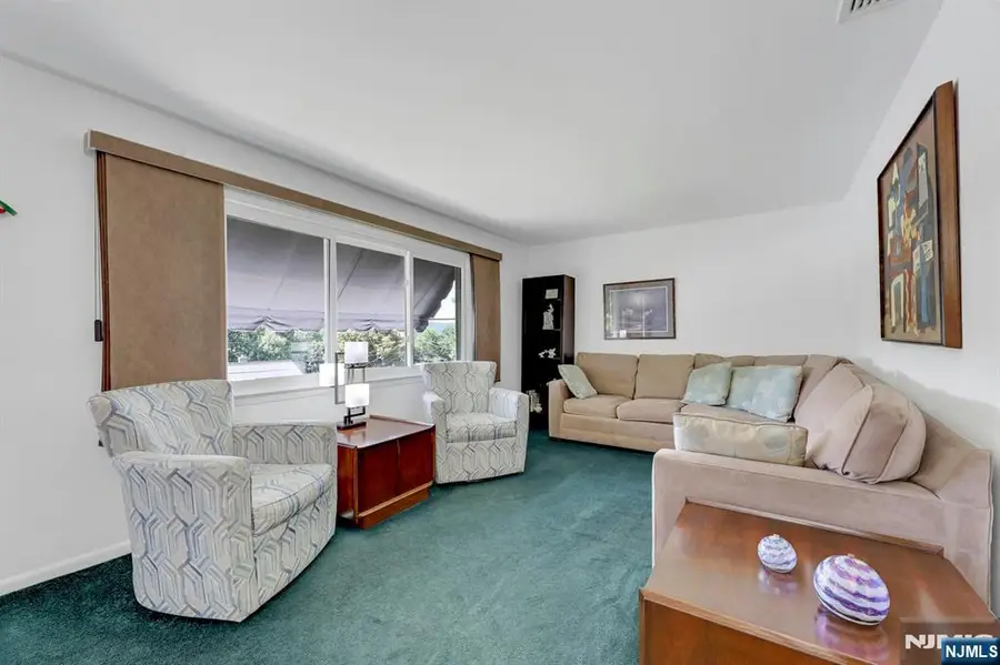 37 Hilltop Terrace, Bloomingdale, NJ 07403 - #3
