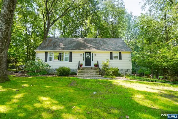 11 Haring Drive, Old Tappan, NJ 07675