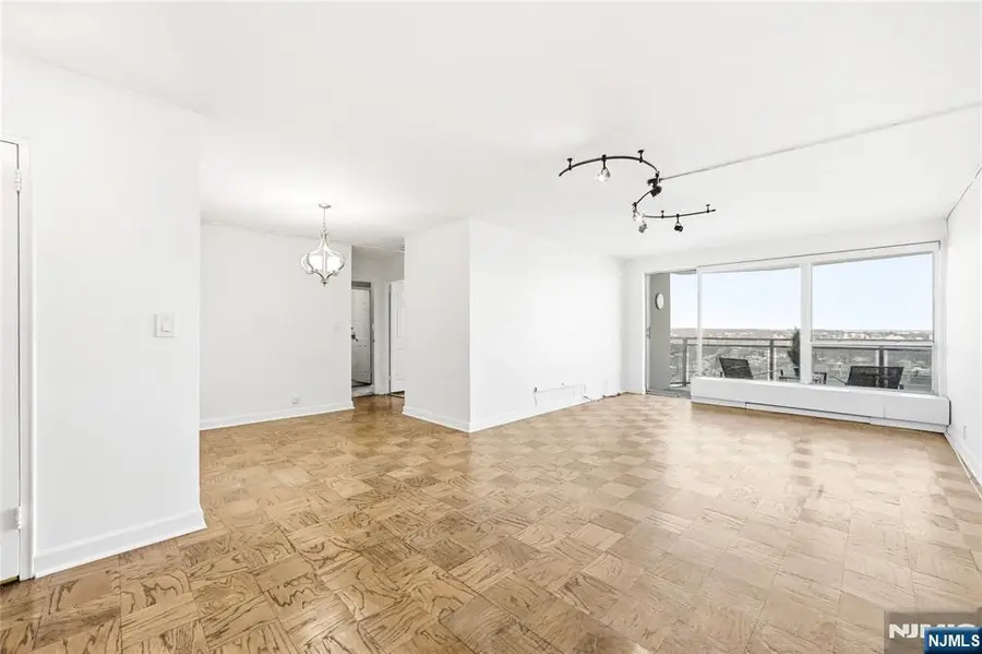 2077 Center Avenue 20F, Fort Lee, NJ 07024 - #2