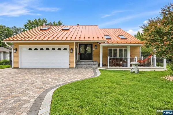 19 Hillside Road, Manalapan, NJ 07726