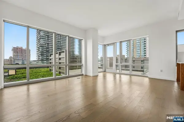 75 Park Lane, Jersey City, NJ 07310