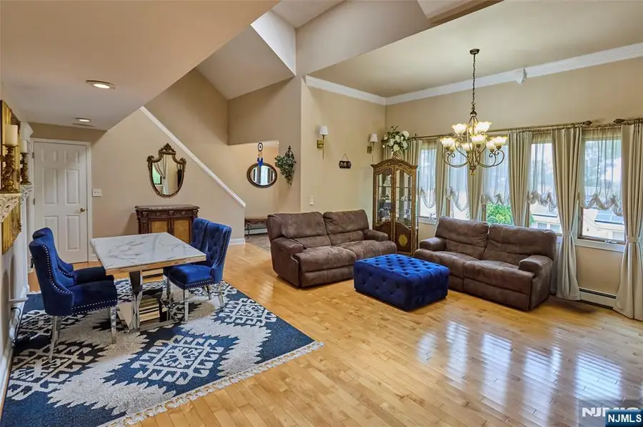 2 Cayuga Trail, Wayne, NJ 07470 - #2