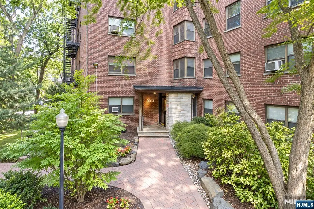 3061 Edwin 1J, Fort Lee, NJ 07024 - #1