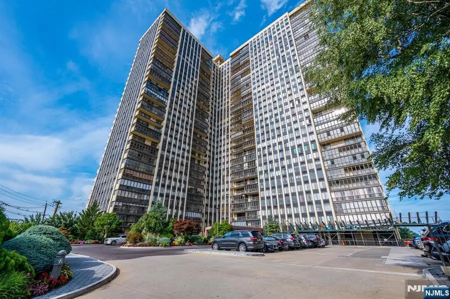 300 Winston Drive 2912, Cliffside Park, NJ 07010 - #2