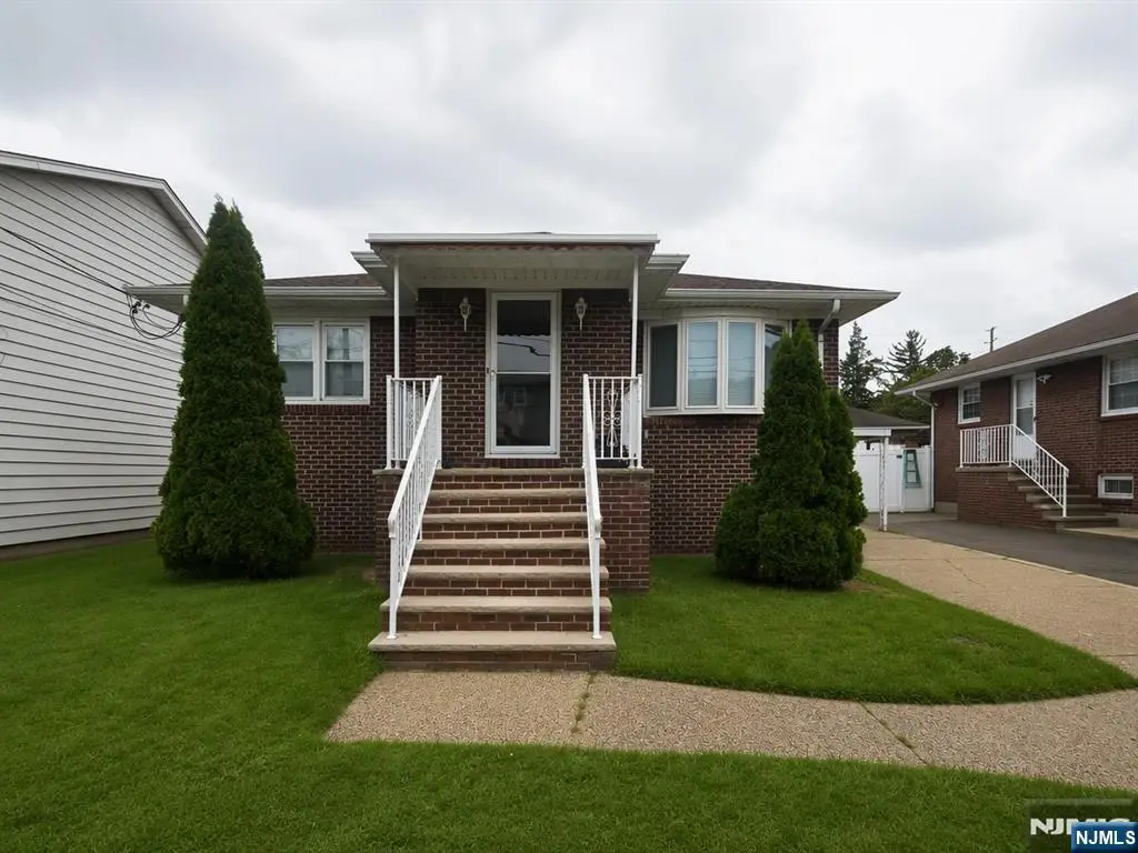 16 Jackson Avenue, South Hackensack, NJ 07606 - #1