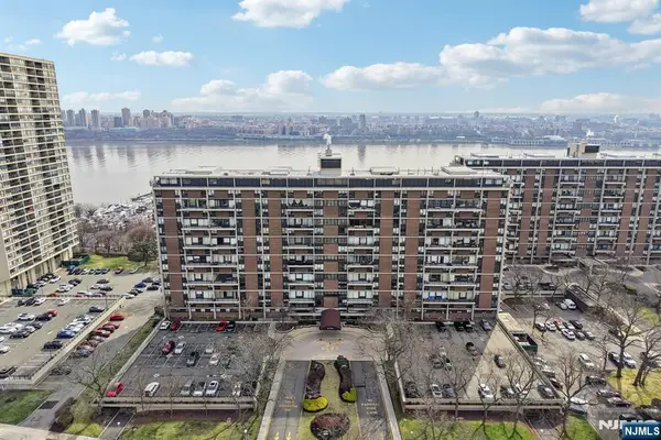 2 Horizon Road 1428, Fort Lee, NJ 07024
